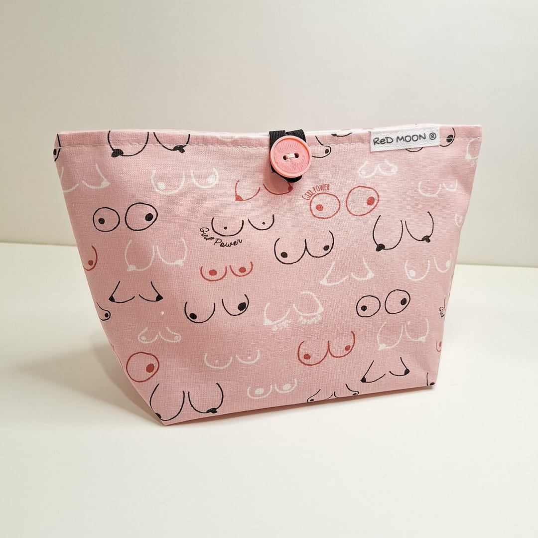 Estuche artesanal incluido en el pack desmaquillante reutilizable de Red Moon