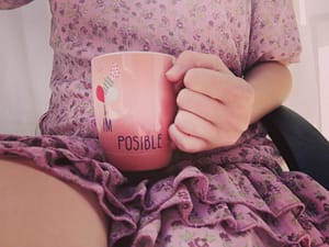 Infusión natural para aliviar los cólicos menstruales y promover el bienestar durante el ciclo menstrual